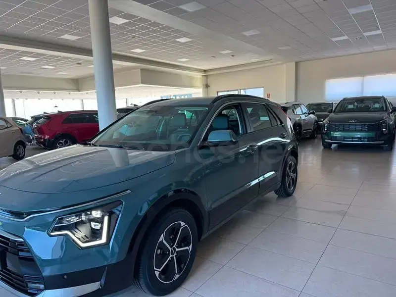 Nuevo Kia Niro 138 CV (101 kW) 2025 Verde SUV