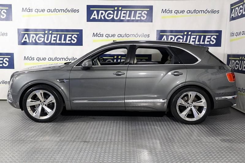 Usado Bentley Bentayga Mulliner 608 CV (447 kW) 2017 Gris metalizado SUV