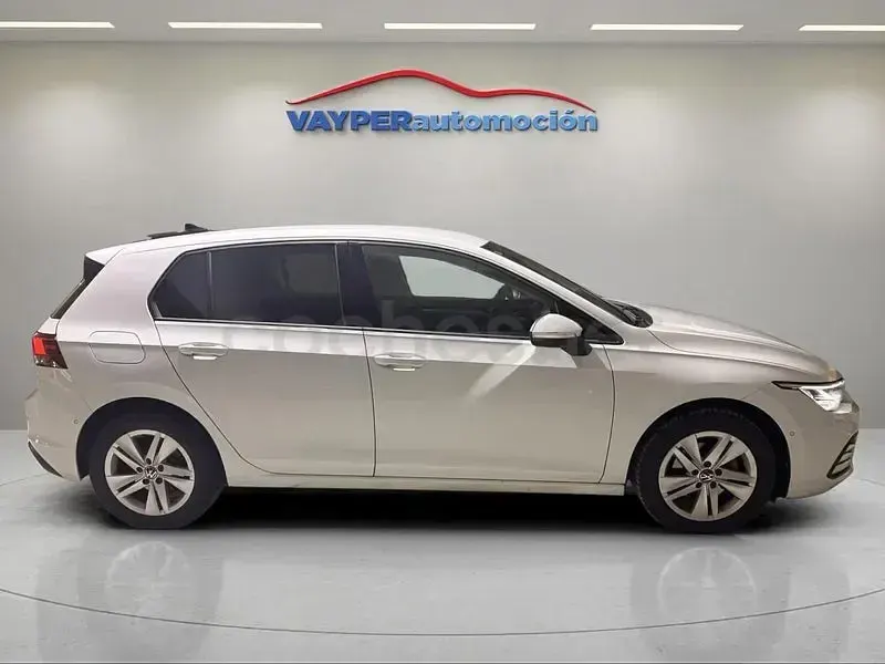 Usado VW Golf VIII 110 CV (80 kW) 2021 Blanco Berlina