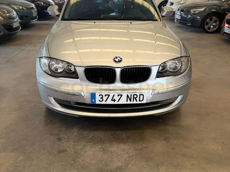Usado BMW 120 177 CV (130 kW) 2010 Gris / plata Utilitario