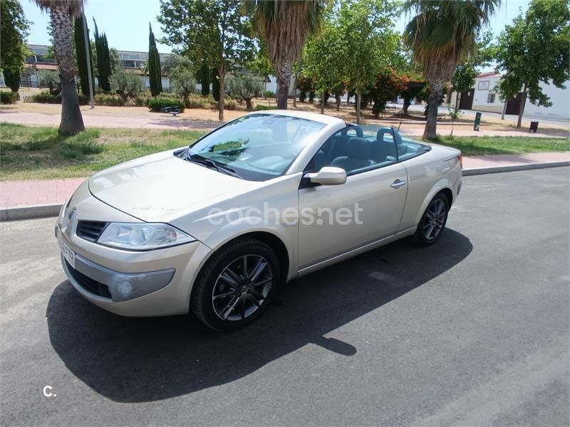 Beige Usado 2008 Renault Mégane Cabriolet Extreme Descapotable | 3200 € (Buen precio) - Imagen 1/4