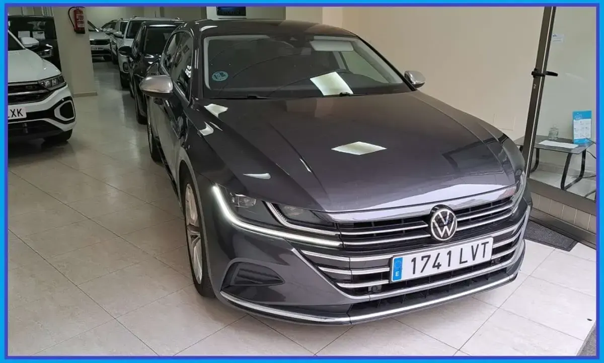 Usado VW Arteon Elegance 150 CV (110 kW) 2021 Gris Familiar