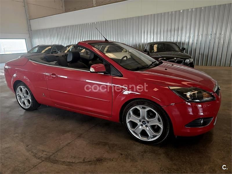 Rojo Usado 2009 Ford Focus Cabriolet Titanium Descapotable | 4999 € (Buen precio) - Imagen 1/4