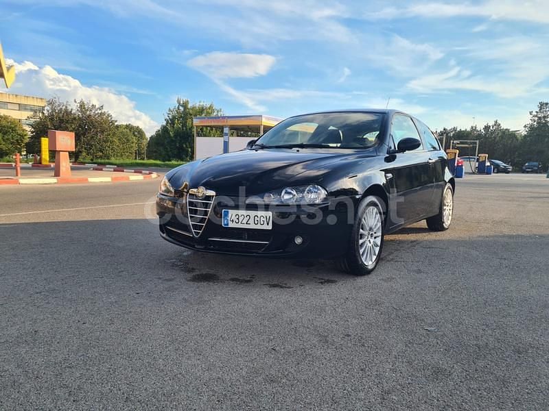 Negro Usado 2008 Alfa Romeo 147 Utilitario | 3500 € (Buen precio) - Imagen 1/4