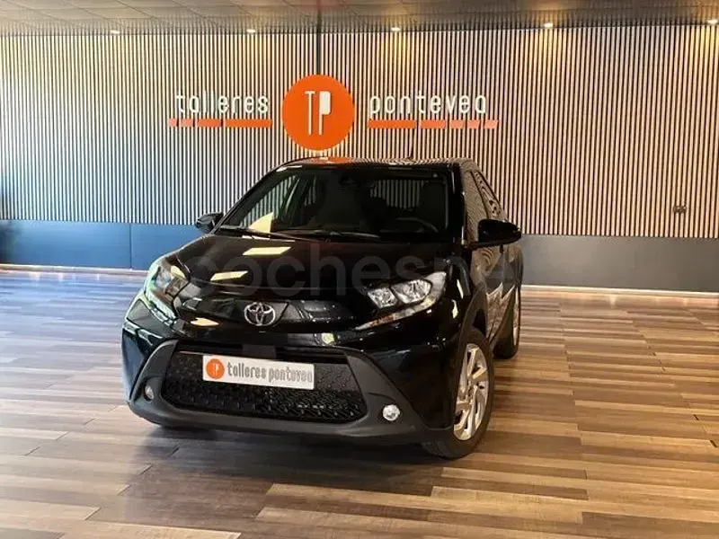 Usado Toyota Aygo X Play 72 CV (52 kW) 2025 Negro SUV