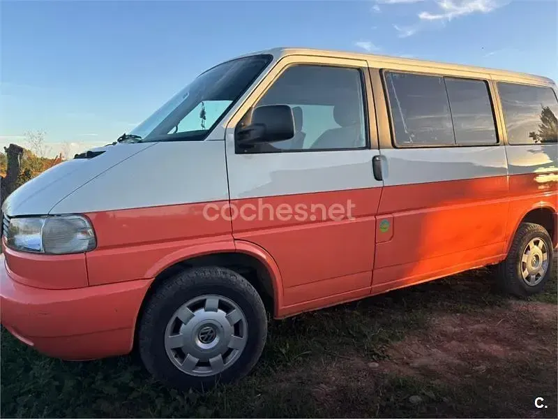 Usado VW Multivan Comfortline 130 CV (95 kW) 2003 Naranja Monovolumen