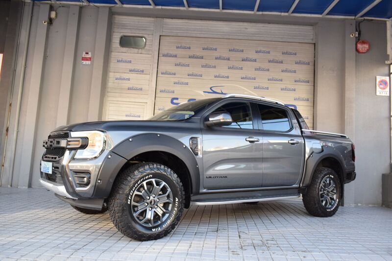 Gris / plata Usado 2024 Ford Ranger Wildtrack Recogida | 52.950 € (Precio justo) - Imagen 1/4