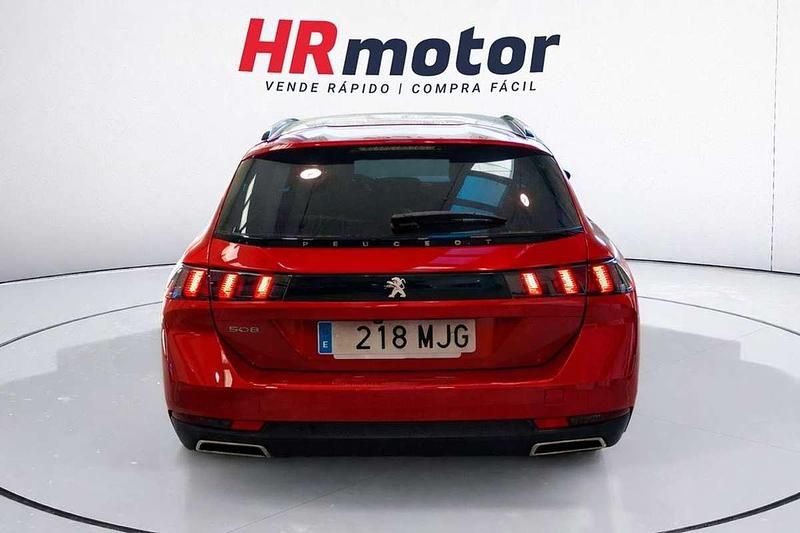 Käytetty Peugeot 508 Allure 132 HP (97 kW) 2023 Punainen Farmari