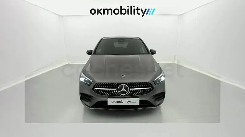 Usado Mercedes B200 150 CV (110 kW) 2022 Gris / plata Utilitario