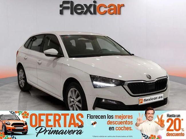 Usado Skoda Scala Ambition 110 CV (80 kW) 2021 Blanco Utilitario