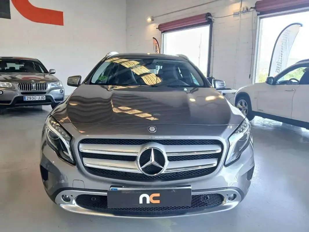 Käytetty Mercedes GLA200 Urban 156 HP (114 kW) 2015 Harmaa Katumaasturi