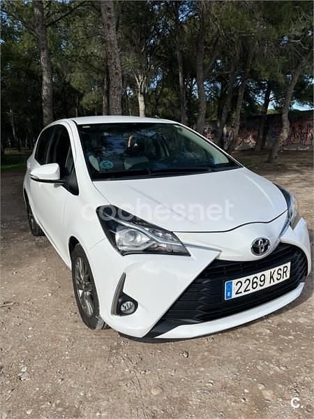 Blanco Usado 2018 Toyota Yaris Active Berlina | 11.799 € (Buen precio) - Imagen 1/4