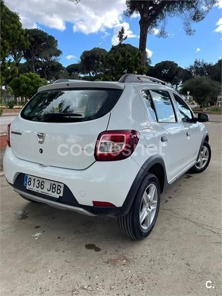 Usado Dacia Sandero Stepway 90 CV (66 kW) 2014 Blanco Berlina