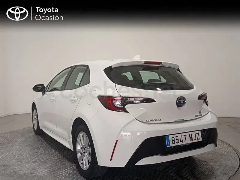 Usado Toyota Corolla Active 140 CV (102 kW) 2023 Blanco Berlina