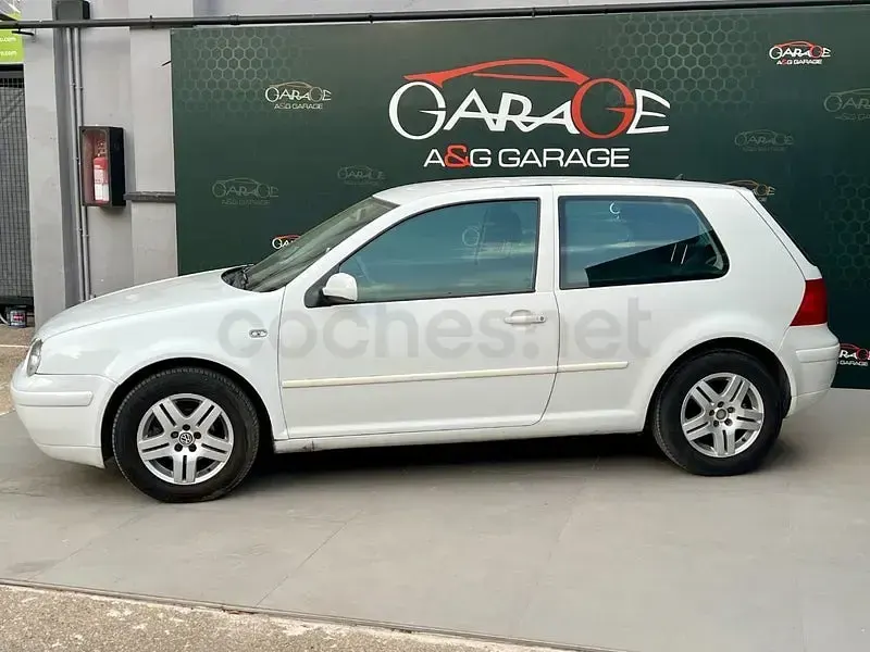 Usado VW Golf IV Conceptline 105 CV (77 kW) 2001 Blanco Berlina
