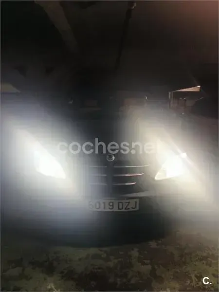 Usado SsangYong Rodius 165 CV (121 kW) 2006 Negro Monovolumen