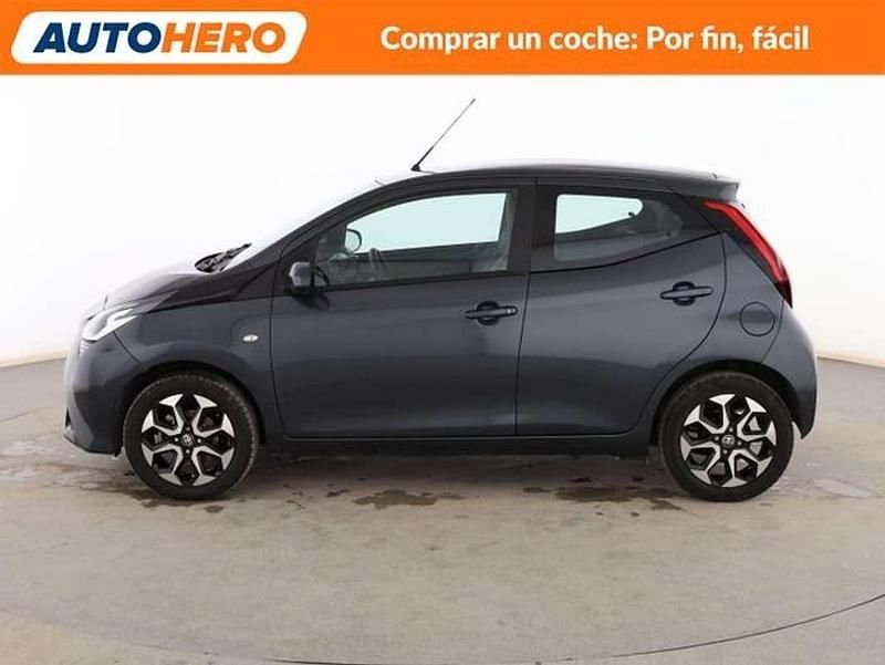 Usado Toyota Aygo X-play 72 CV (52 kW) 2021 Gris Utilitario