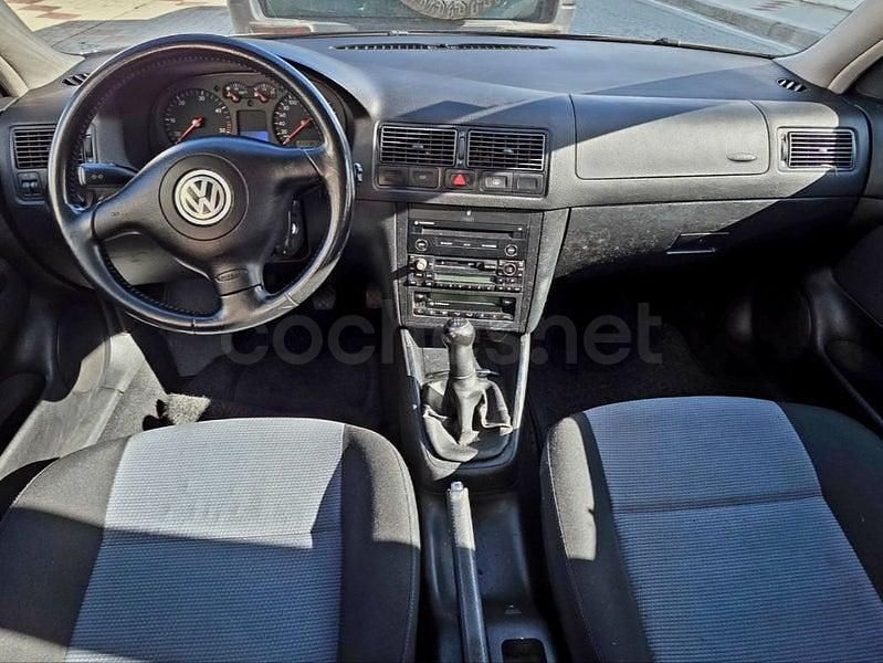 Usado VW Golf IV 100 CV (73 kW) 2003 Negro Berlina