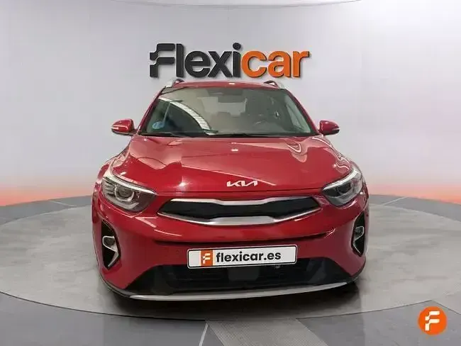 Usado Kia Stonic 100 CV (73 kW) 2024 Rojo SUV