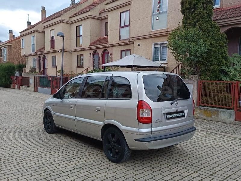 Usado Opel Zafira Club 100 CV (73 kW) 2005 Gris / plata Monovolumen