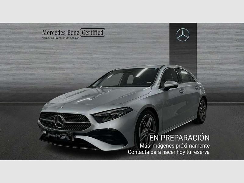 Plateado Usado 2025 Mercedes A180 Berlina | 30.290 € (Buen precio) - Imagen 1/4