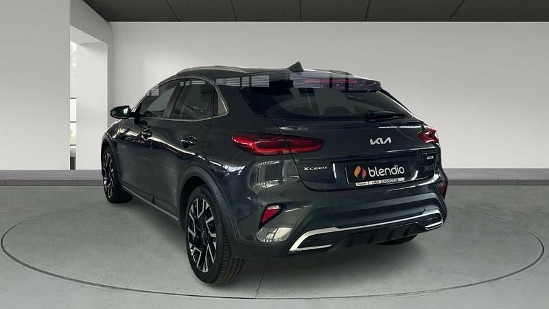 Usado Kia XCeed 141 CV (103 kW) 2023 Gris SUV