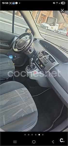 Usado Renault Scénic II 110 CV (80 kW) 2006 Beige Monovolumen