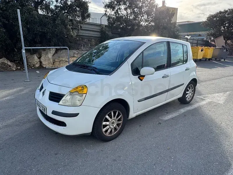 Usado Renault Modus Dynamique 80 CV (58 kW) 2005 Blanco Monovolumen