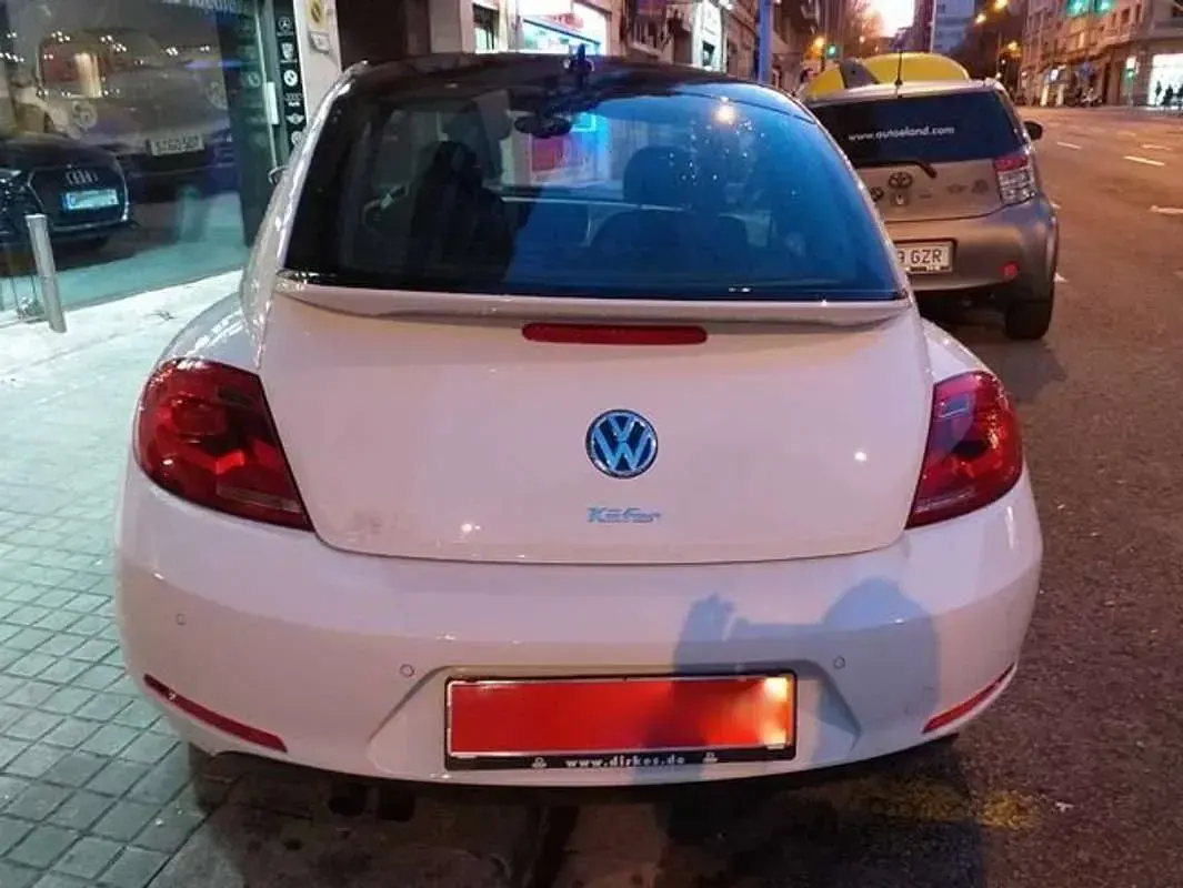 Usado VW Beetle Design 150 CV (110 kW) 2015 Blanco Utilitario