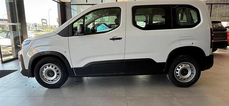 Nuevo Peugeot Rifter Business-Line 99 CV (72 kW) 2025 Pintura blanco icy Monovolumen