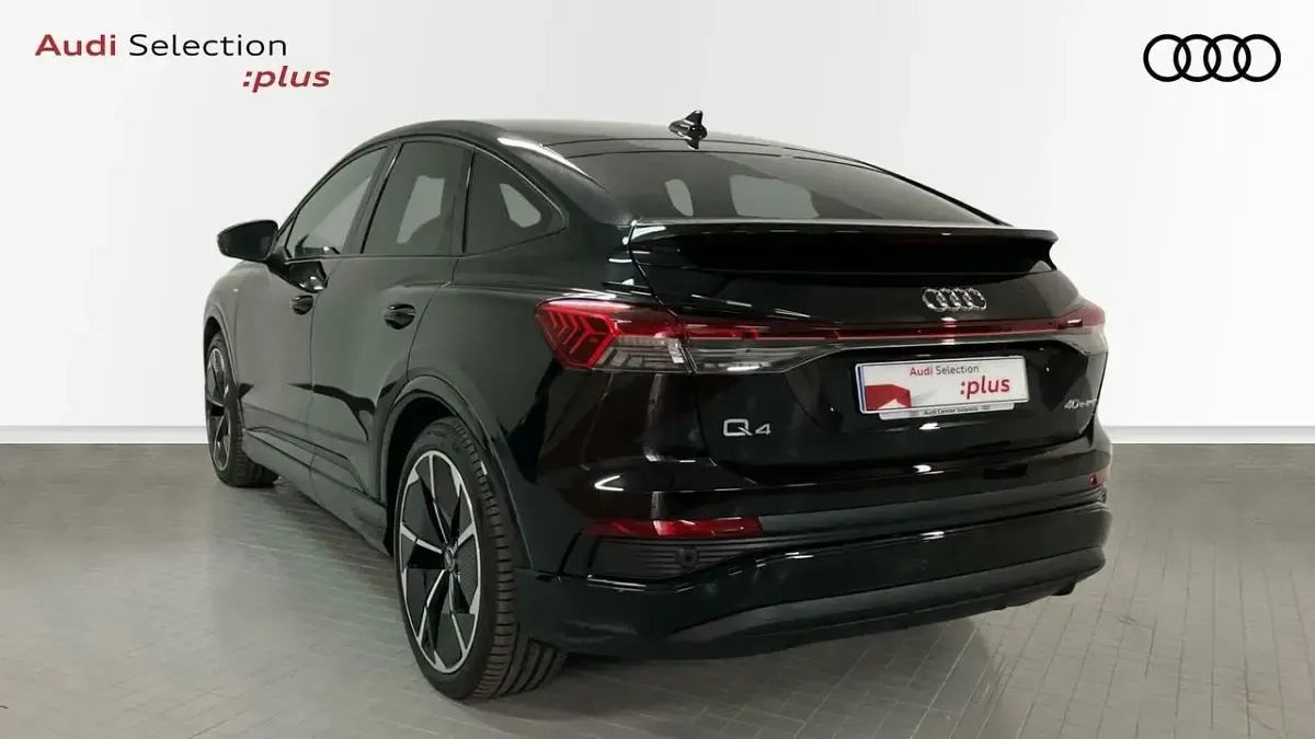 Usado Audi Q4 e-tron S-Line 150 kW (204 CV) 2023 Negro SUV