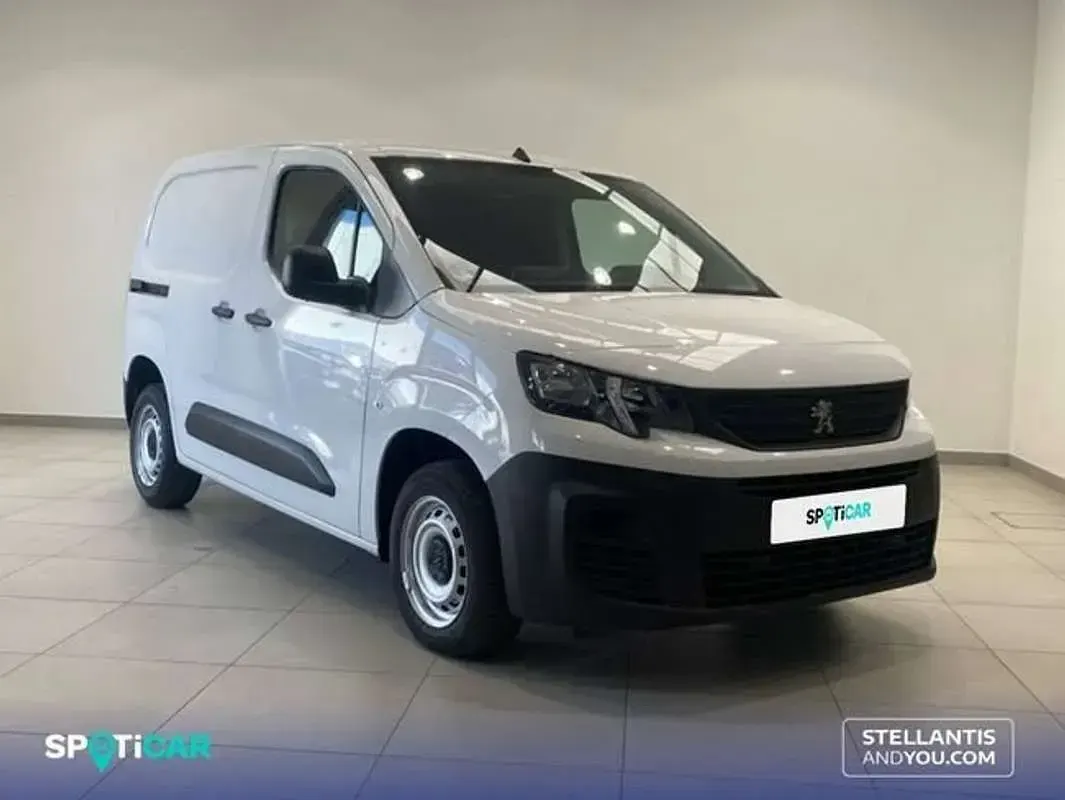 Usado Peugeot Partner 102 CV (75 kW) 2023 Blanco Monovolumen