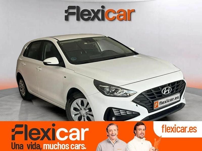 Blanco Usado 2022 Hyundai i30 Berlina | 14.990 € (Precio justo) - Imagen 1/4