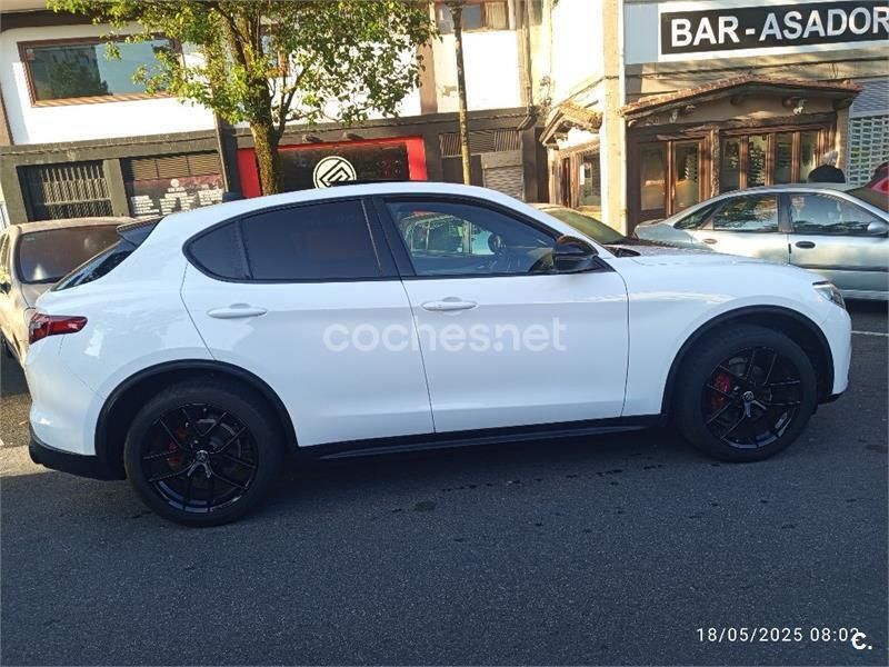 Blanco Usado 2019 Alfa Romeo Stelvio Executive SUV | 26.500 € (Precio justo) - Imagen 1/4