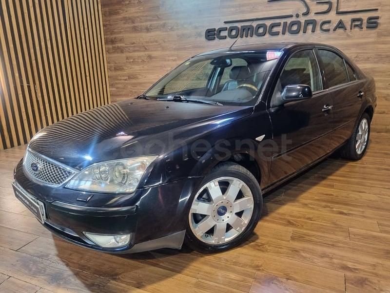 Usado Ford Mondeo Ghia 130 CV (95 kW) 2005 Negro Berlina