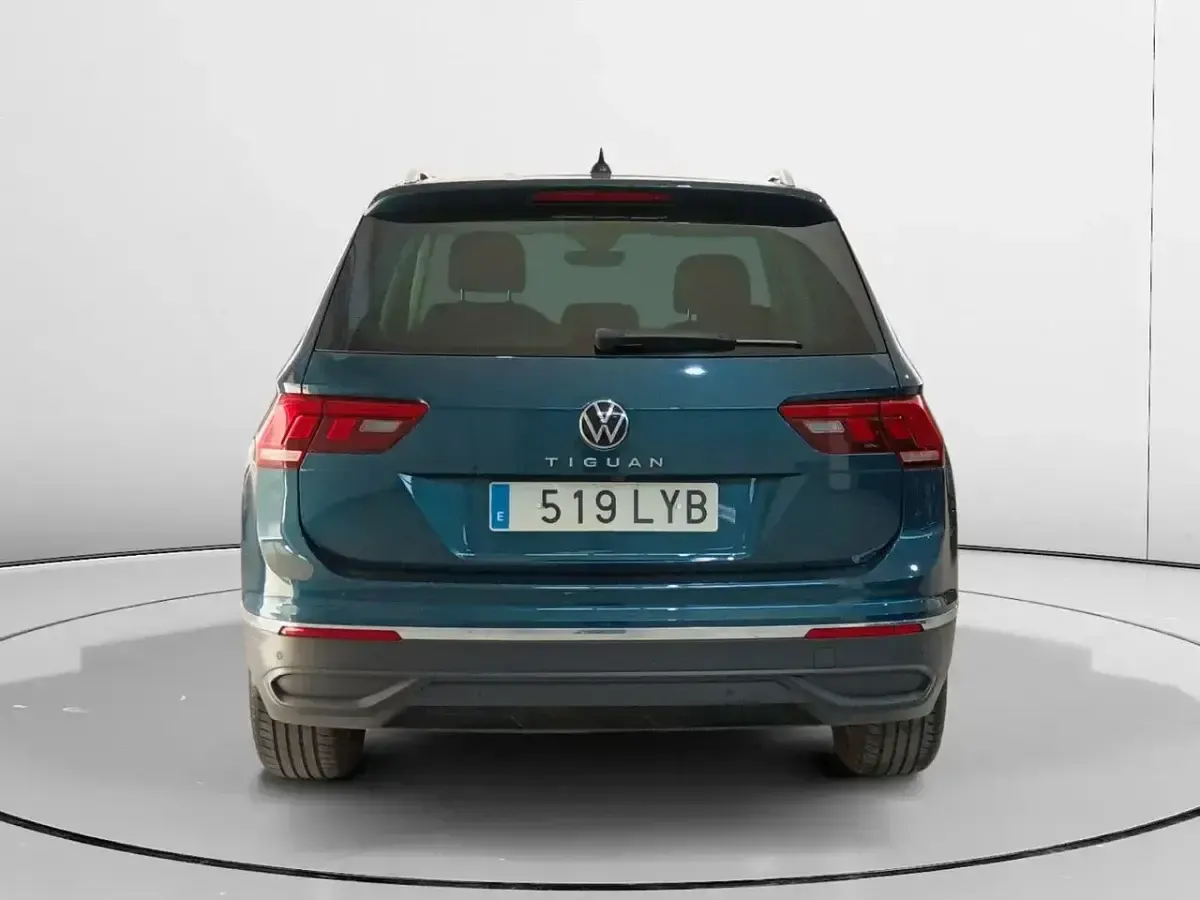 Usado VW Tiguan Life 150 CV (110 kW) 2022 Azul SUV