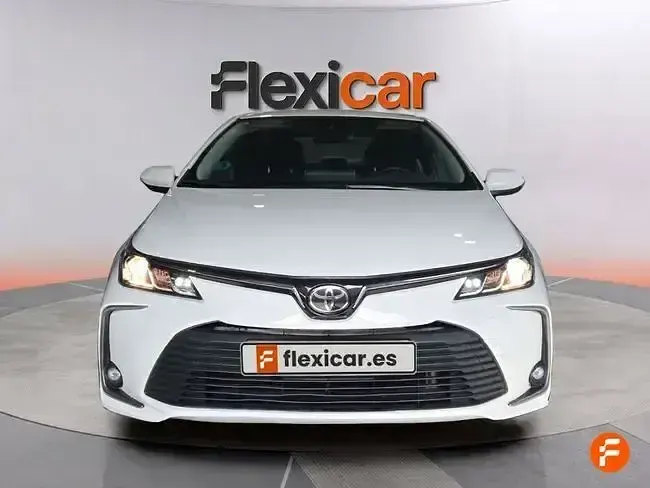 Usado Toyota Corolla Active 140 CV (102 kW) 2023 Blanco Berlina