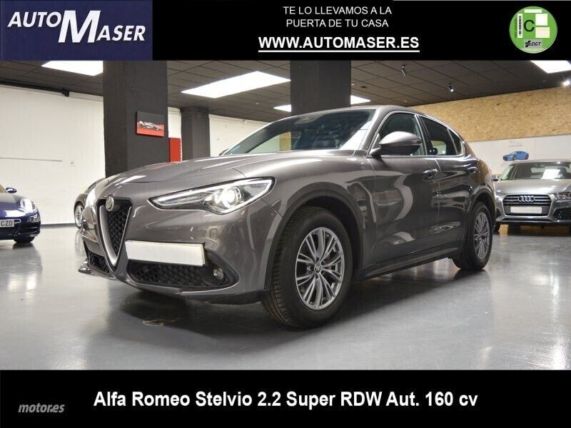 Gris Usado 2022 Alfa Romeo Stelvio Sprint SUV | 32.900 € (Un poco caro) - Imagen 1/4
