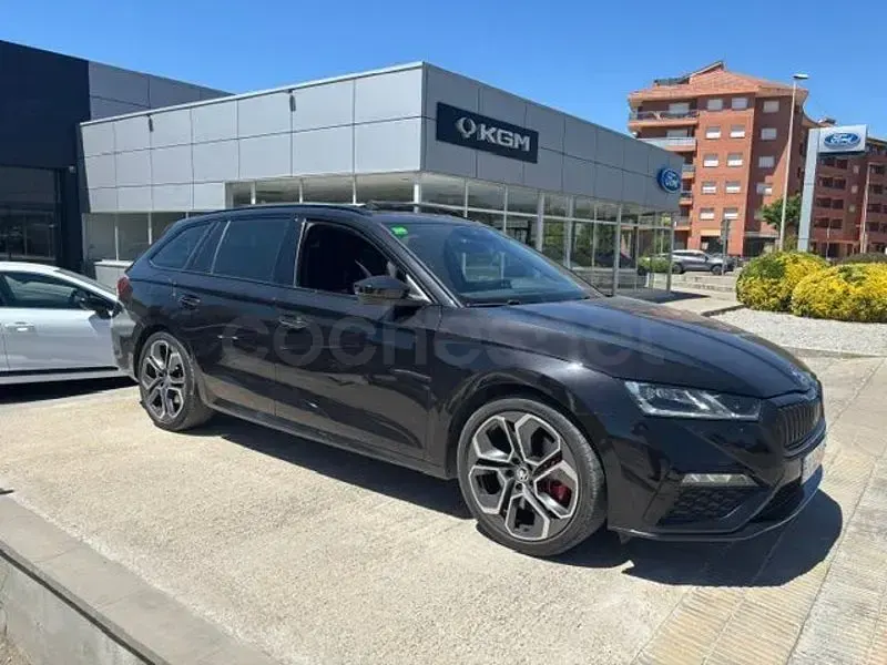Usado Skoda Octavia RS 245 CV (180 kW) 2022 Negro Familiar