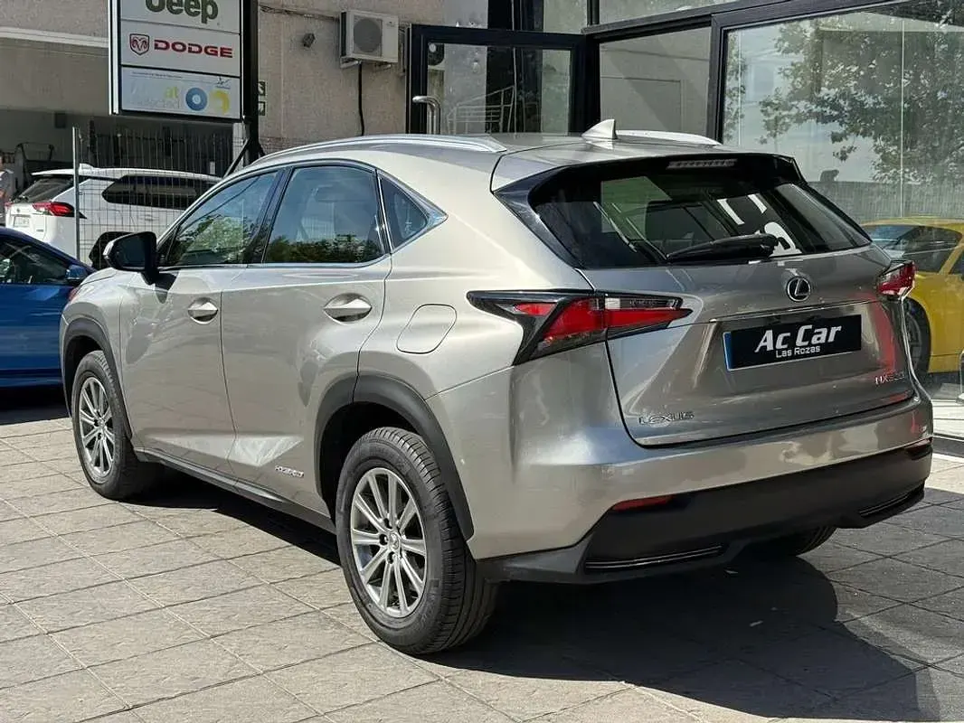 Usado Lexus NX300h 196 CV (144 kW) 2016 Gris SUV