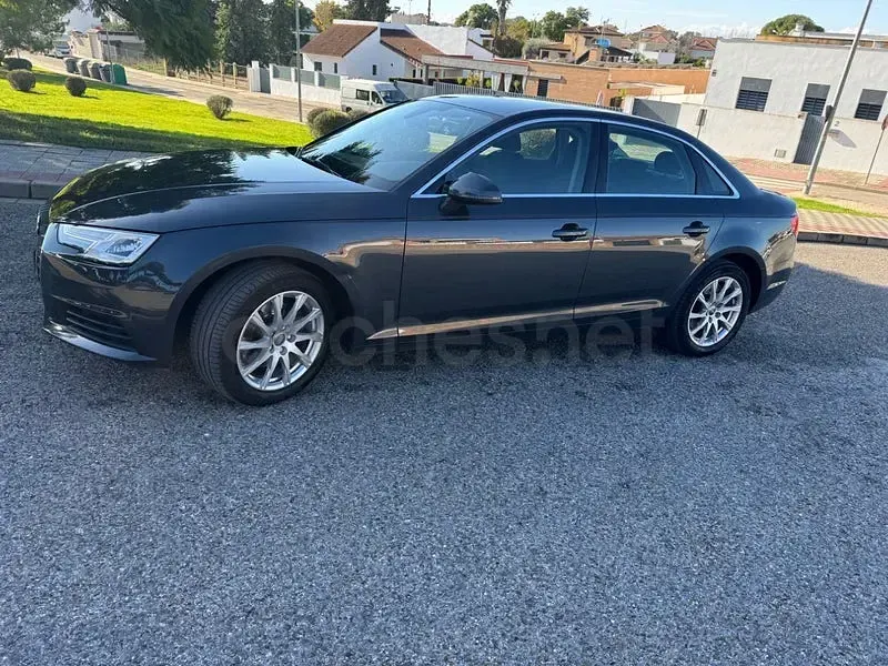 Usado Audi A4 Advanced 150 CV (110 kW) 2016 Gris / plata Berlina