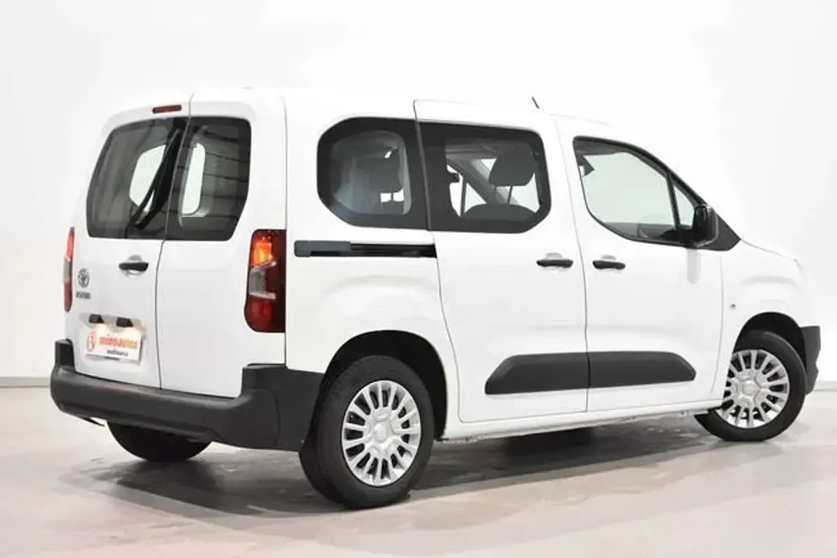 Usado Toyota Proace City City 101 CV (74 kW) 2021 Blanco Monovolumen