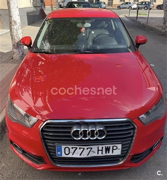 Rojo Usado 2014 Audi A1 Attraction Berlina | 7000 € (Super precio) - Imagen 1/4