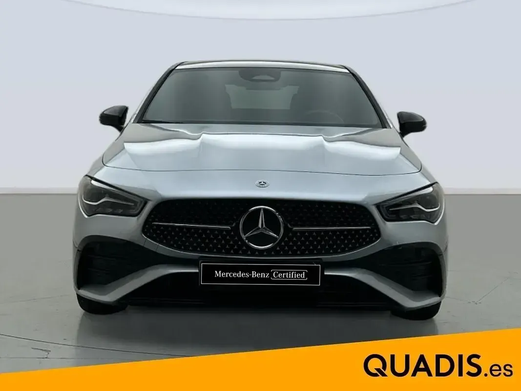 Usado Mercedes CLA200 163 CV (119 kW) 2025 Gris plata Berlina