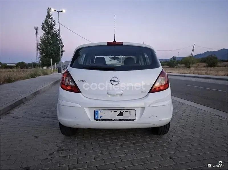 Usado Opel Corsa Selective 85 CV (62 kW) 2014 Blanco Utilitario