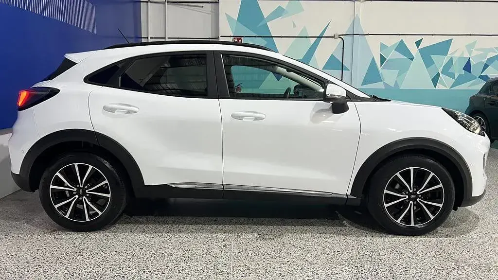 Usado Ford Puma Titanium 125 CV (91 kW) 2024 Blanco SUV
