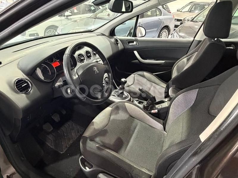 Usado Peugeot 308 Active 112 CV (82 kW) 2012 Marrón Berlina