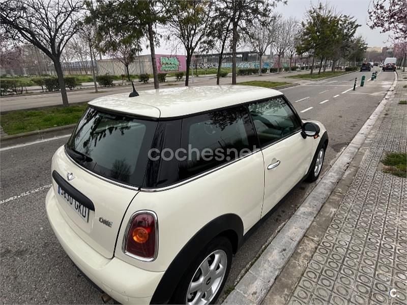 Usado Mini ONE 90 CV (66 kW) 2008 Beige Utilitario