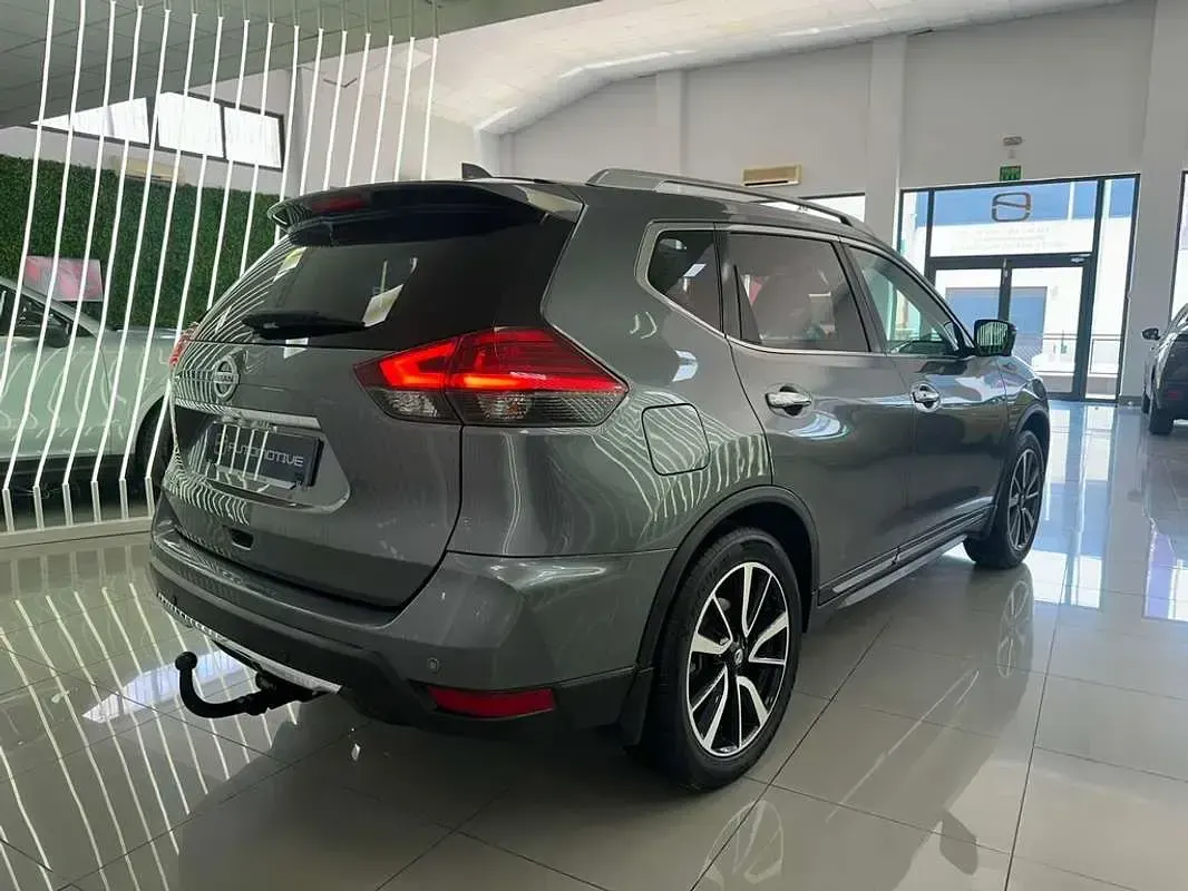 Usado Nissan X-Trail Tekna 131 CV (96 kW) 2019 Gris SUV