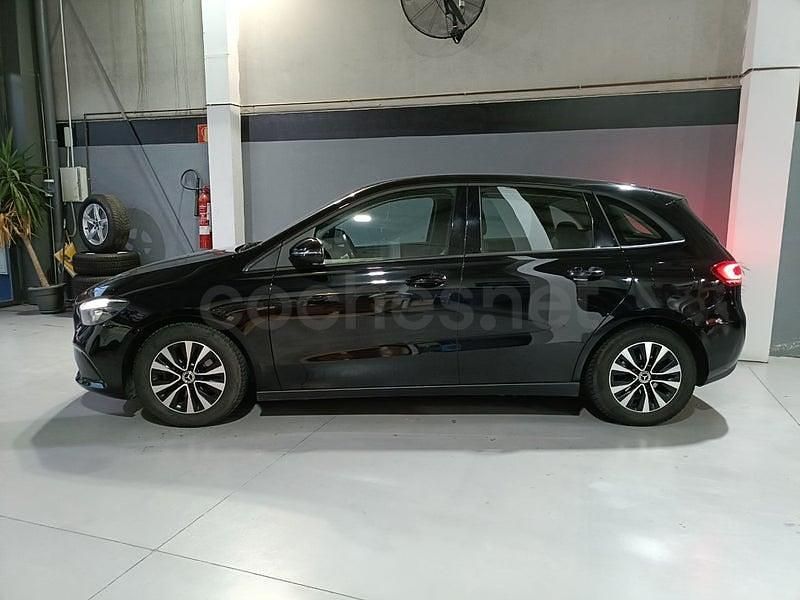 Usado Mercedes B180 116 CV (85 kW) 2020 Negro Monovolumen